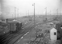 803436 Gezicht op het rangeerterrein van de N.S. te Susteren.